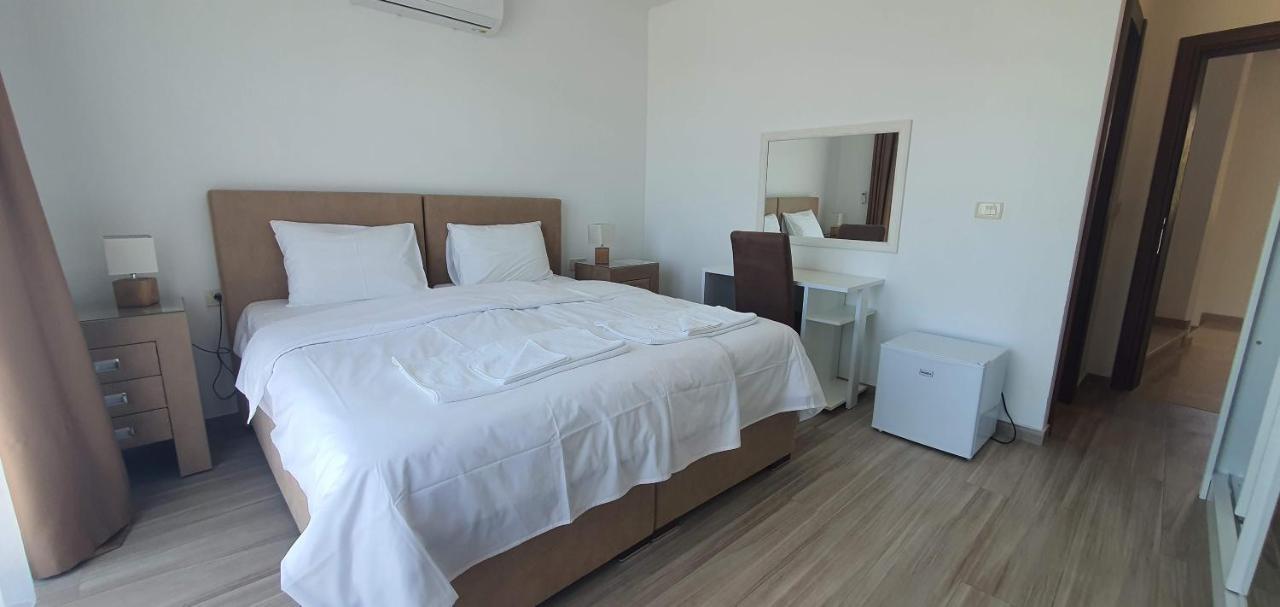 Hotel Svarog Bečići Buitenkant foto